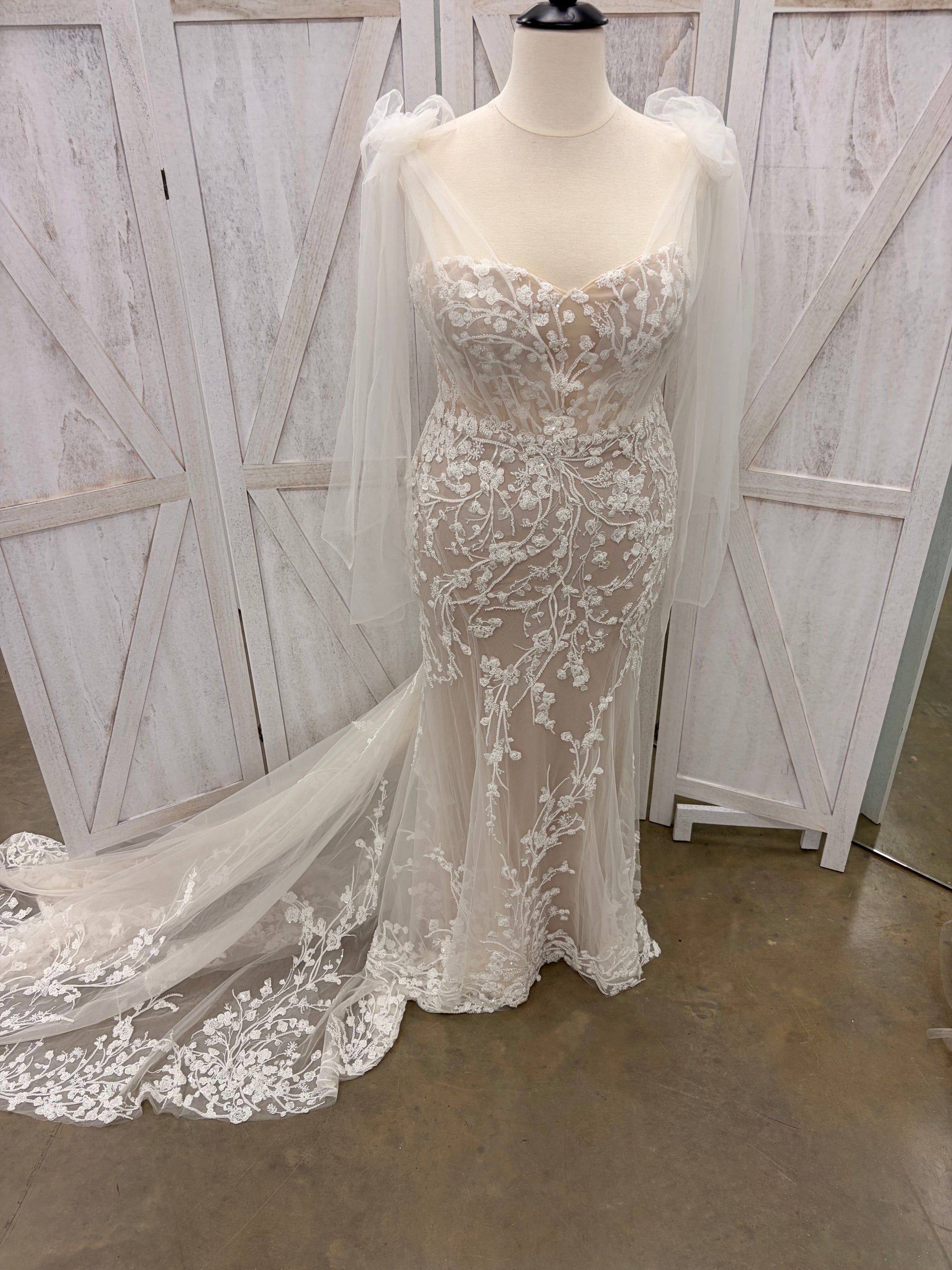 Ivory Floral Lace Mermaid Wedding Gown with Tulle Cape Sleeves