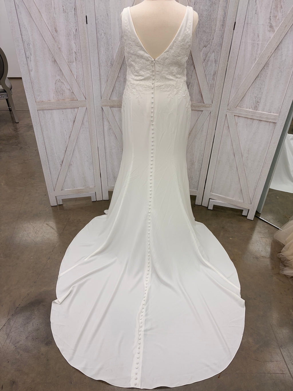 Ivory Deep V-Neck Floral Lace Appliqué Crepe Mermaid Wedding Gown