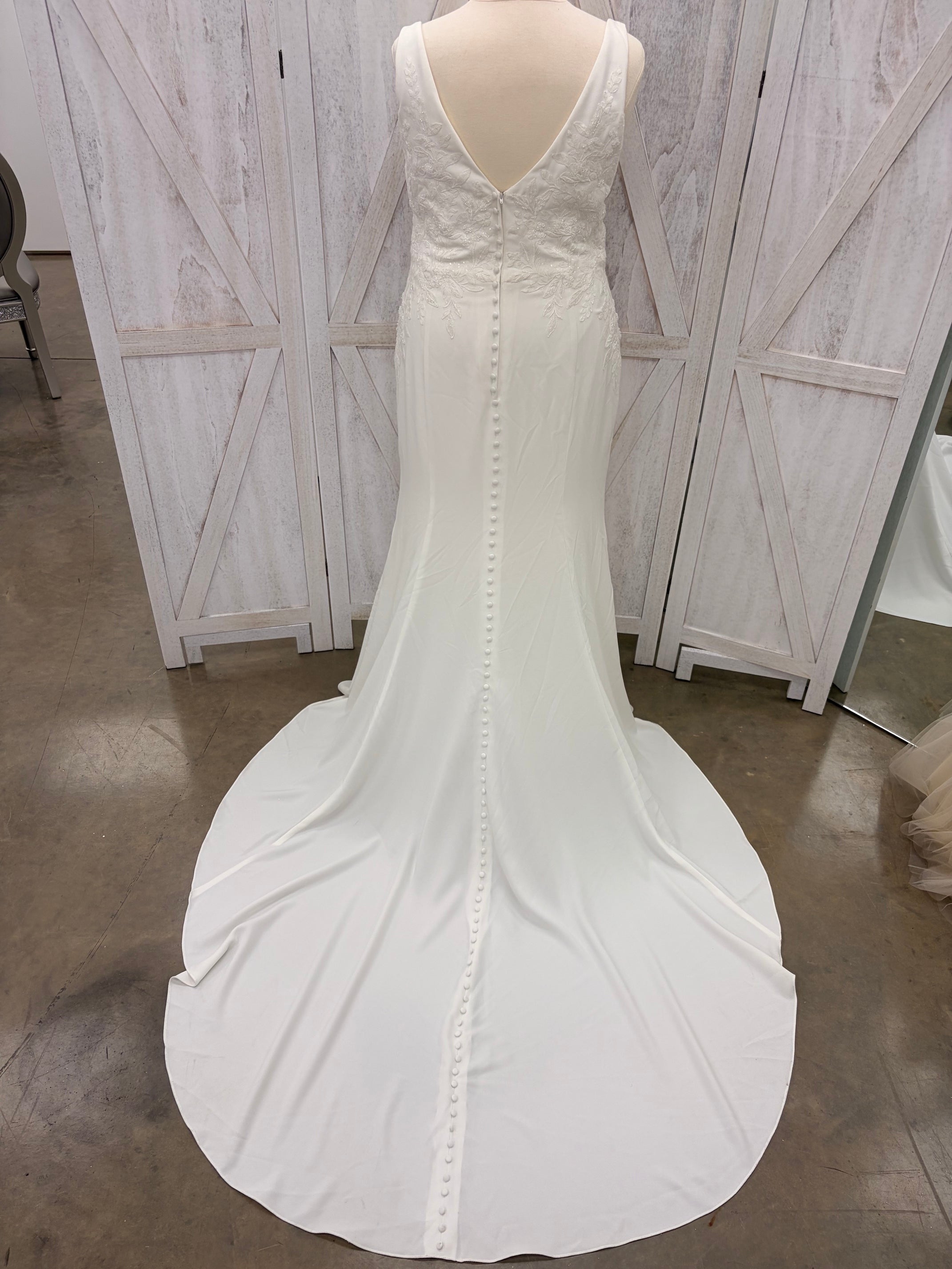 Ivory Deep V-Neck Floral Lace Appliqué Crepe Mermaid Wedding Gown