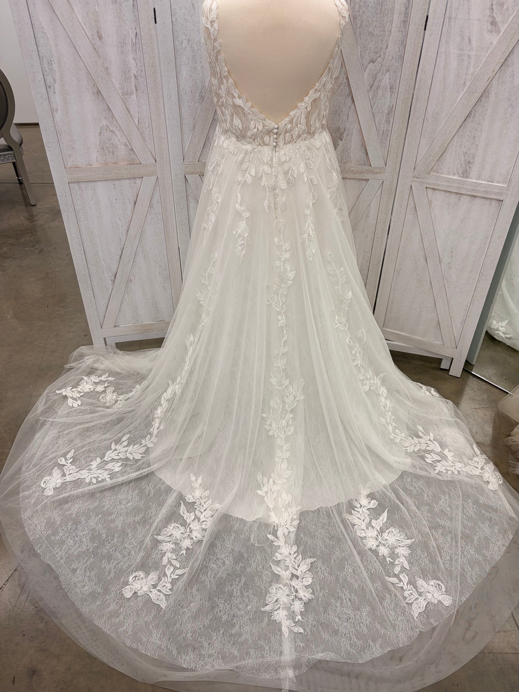 Floral Lace A-Line Wedding Gown