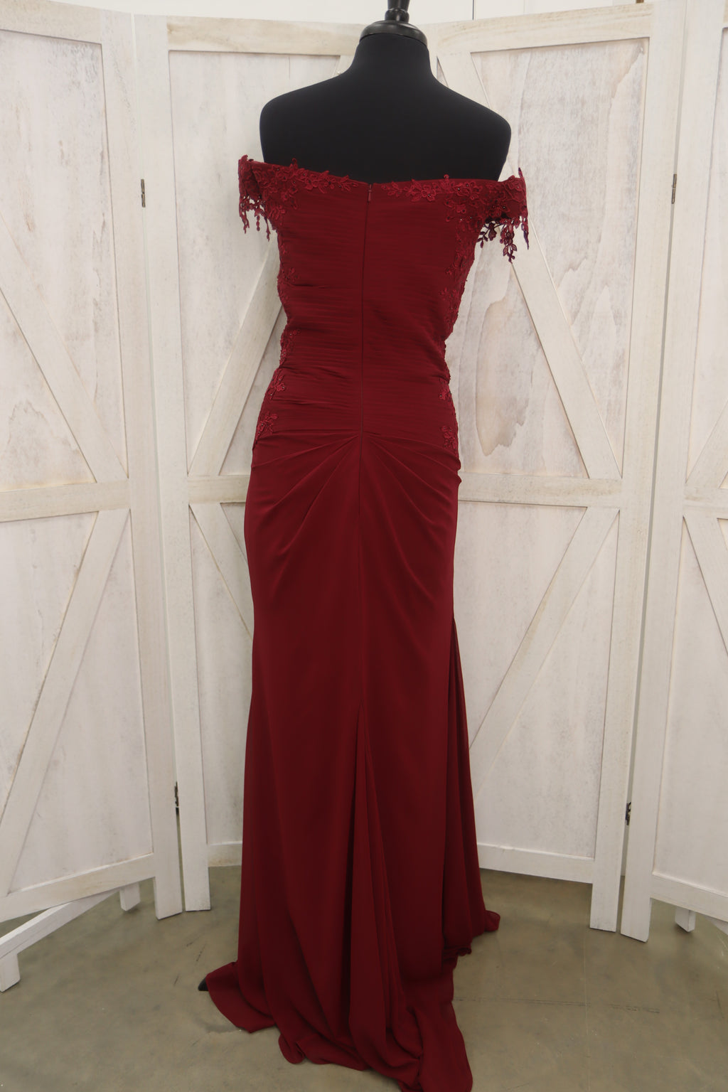 Wine Off-the-Shoulder Sweetheart Lace Appliqué Mermaid Mother of the Bride Gown