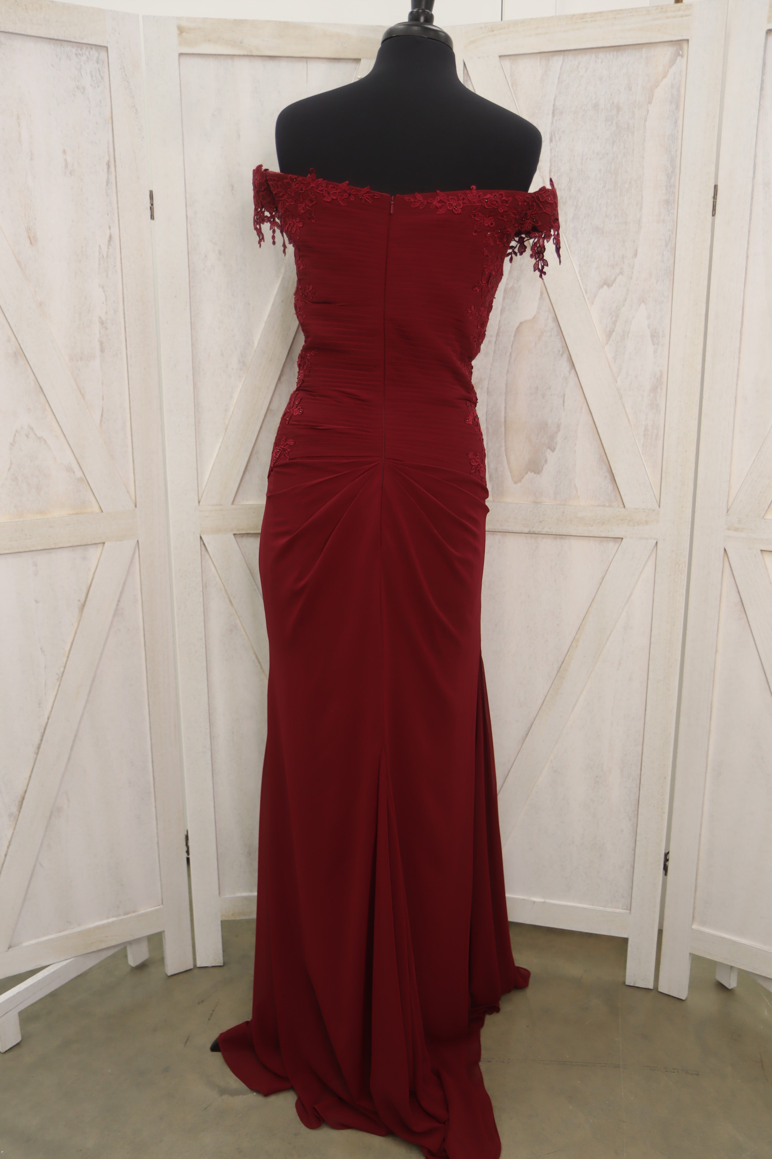 Wine Off-the-Shoulder Sweetheart Lace Appliqué Mermaid Mother of the Bride Gown